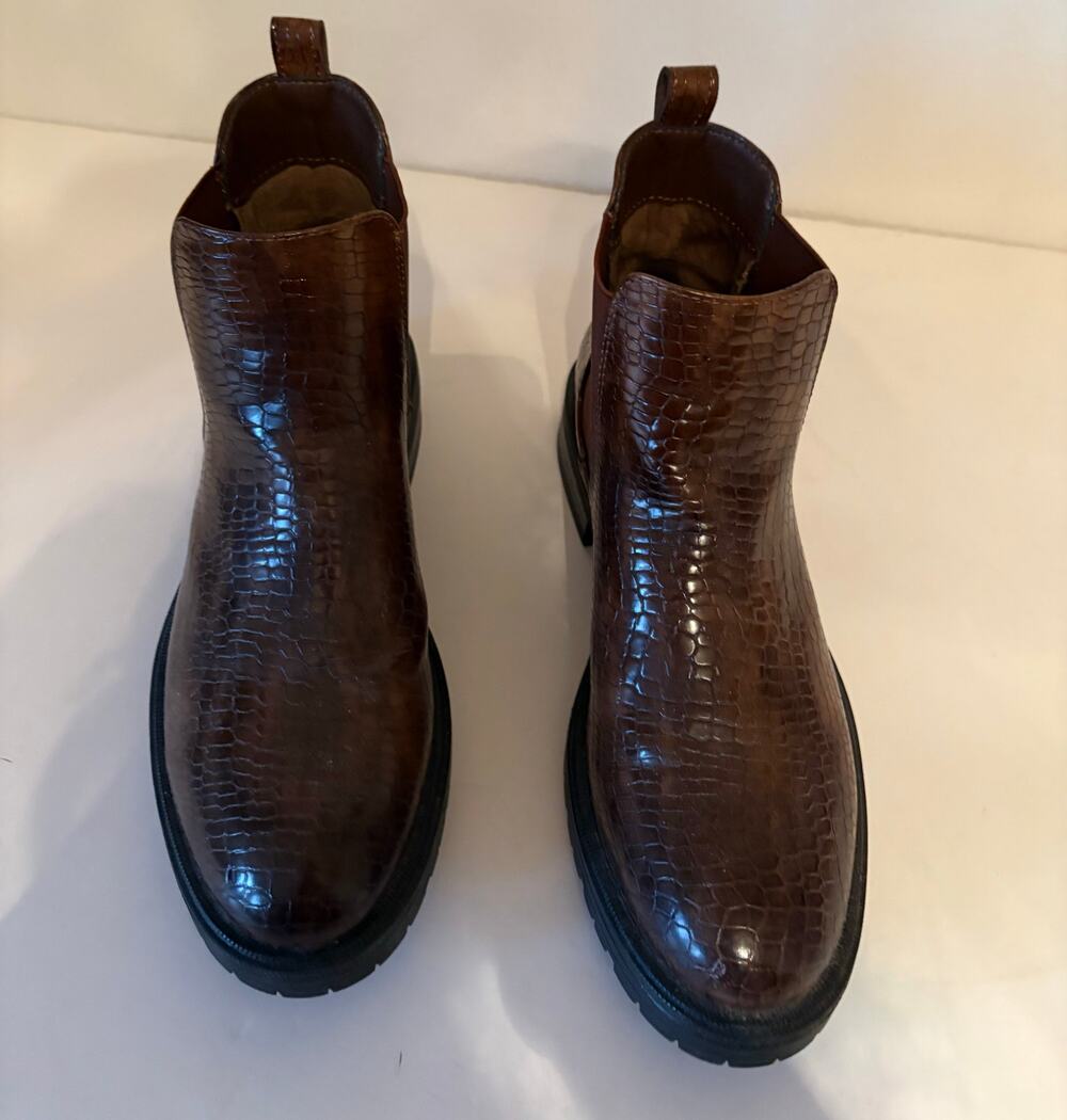 Chelsea boots size 38  brown and black